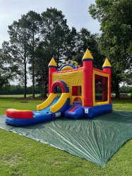 Combo bouncer with front wet/dry slide